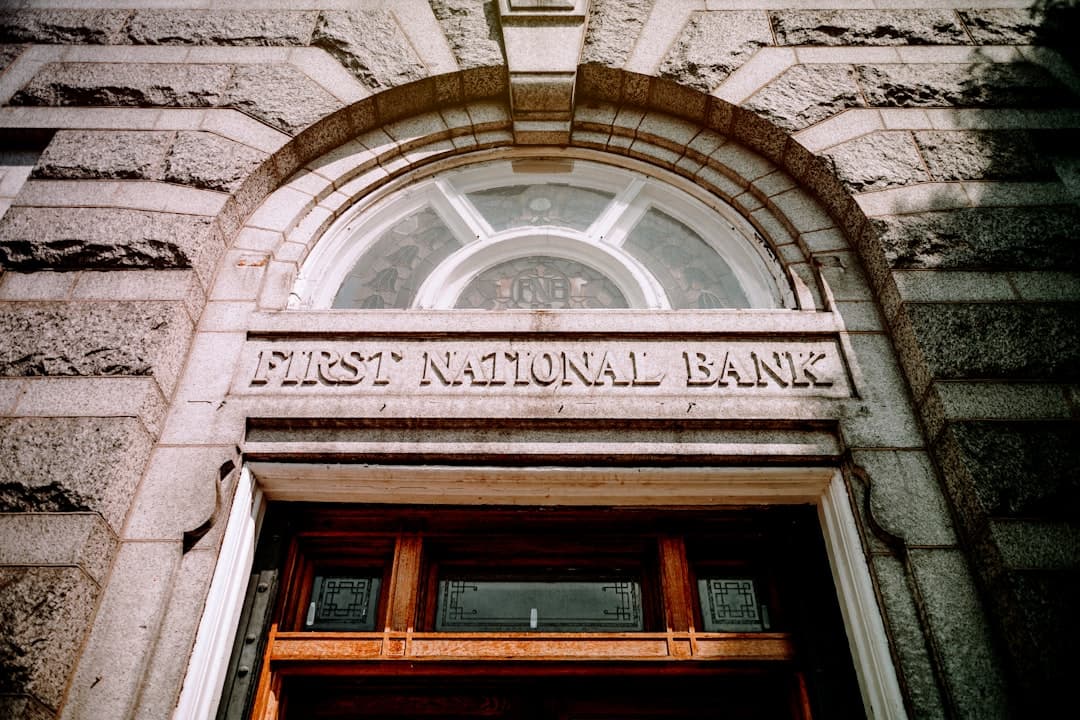 Neobanks vs Traditional Banks
